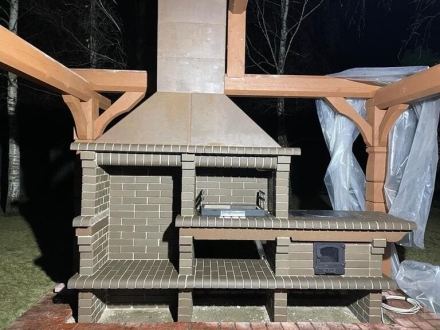 Печь Аристократ 824 Прямоугольный кирпич микс коричневого с желтым