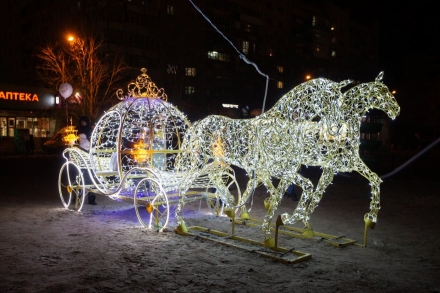 Световая фигура Королевская карета и 2 королевских коня 02/041