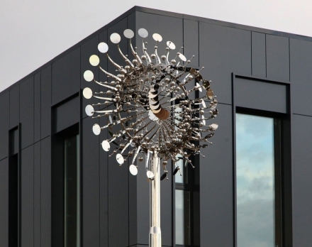 Скульптура из нержавеющей стали Пульсар Стандартный размер, трубчатое основание из нержавеющей стали