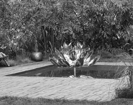 Скульптура из нержавеющей стали Лотос Увеличенный размер