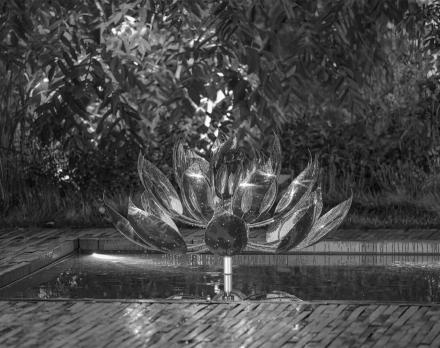 Скульптура из нержавеющей стали Лотос Увеличенный размер