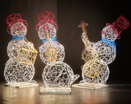 Световая фигура Снеговик-музыкант sn002 (инструмент на выбор)