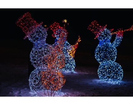 Световая фигура Снеговик-музыкант sn002 (инструмент на выбор)