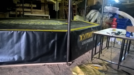 Восьмиугольный ринг ММА на помосте d=5 м (высота помоста 1 м)