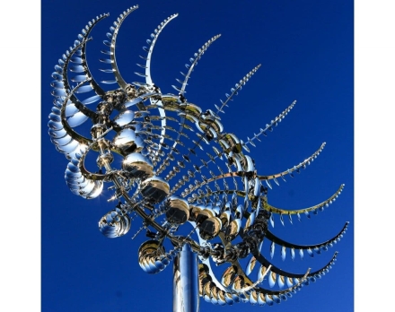 Скульптура из нержавеющей стали Океан Стандартный размер, 8-гранное конусовидное основание из нержавеющей стали