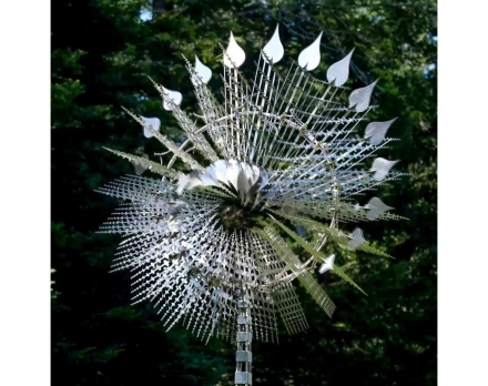 Скульптура из нержавеющей стали Квант Стандартный размер, 8-гранное конусовидное основание из нержавеющей стали