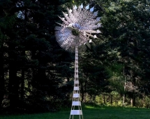 Скульптура из нержавеющей стали Квант Стандартный размер, 8-гранное конусовидное основание из нержавеющей стали