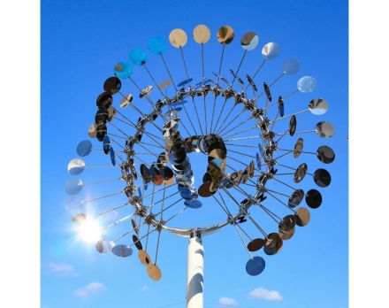 Скульптура из нержавеющей стали Бриз Малый размер, трубчатое основание из обычной стали