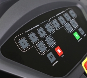 BRONZE GYM T900M Беговая дорожка коммерческая