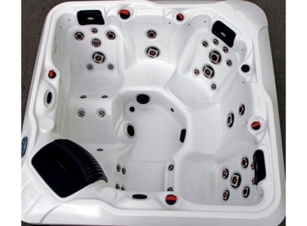 Гидромассажный спа-бассейн JNJ Spas Hurricane Hamilton SPA-633