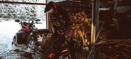 Снегоход BRP Ski-Doo Skandic SWT 900 ACE (2022)