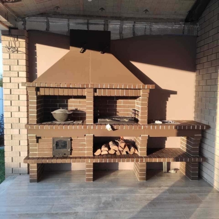 Печь Аристократ 730 Прямоугольный кирпич красный 