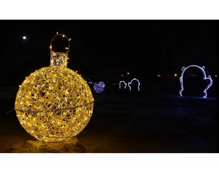 Светящаяся фигура Ёлочная игрушка на раме (диаметр 0,758 м)